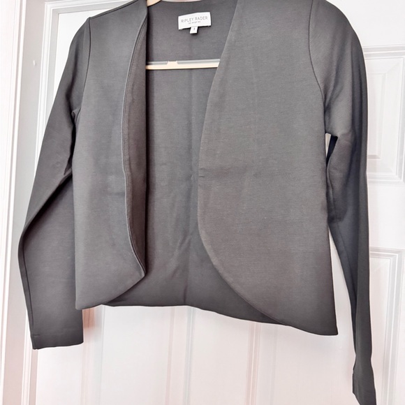 Elegant Gray Blazer by Riley & Rae - Picture 5 of 7